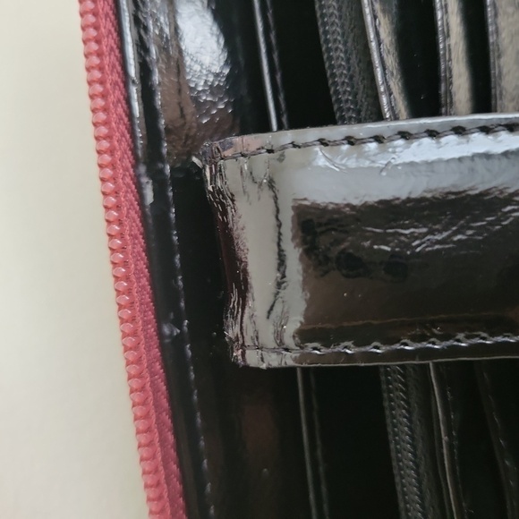 Kenneth Cole New York Black Patent Leather Zip Around Wallet - Picture 9 of 9